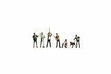NOCH Jäger & Holzfäller H0 Figuren-Set – 7 handbemalte Miniaturfiguren mit...