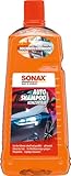SONAX AutoShampoo Konzentrat (2 Liter) durchdringt und löst Schmutz gründlich, ohne...